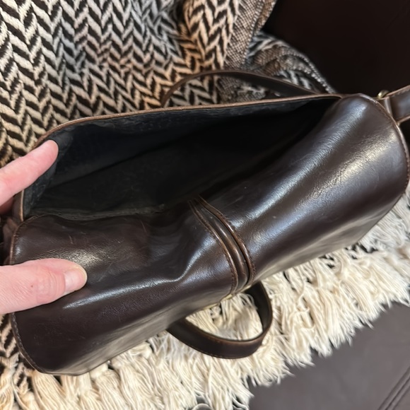 90โs Style VTG ยปLiz Claiborneยป Chocolate Genuine Leather Crossover Shoulder Bag - Picture 7 of 16